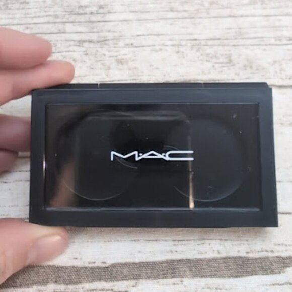 MAC Pro Colour X 2 Compact Brand New - No Eye Shadow Included - Picture 3 of 4